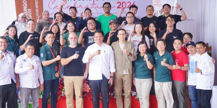 Bupati Bantaeng Serahkan Bonus Kakao Rp609 Juta, Petani Dapat Apresiasi atas Mutu Panen