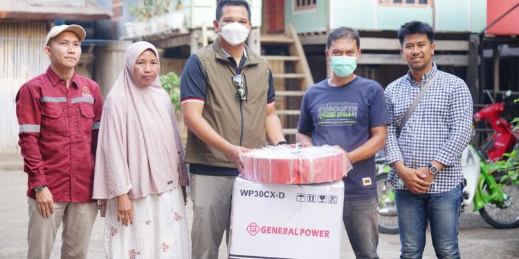 Hadapi Kekeringan, Bupati Bantaeng Salurkan Pompa Air Bantuan CSR untuk Petani
