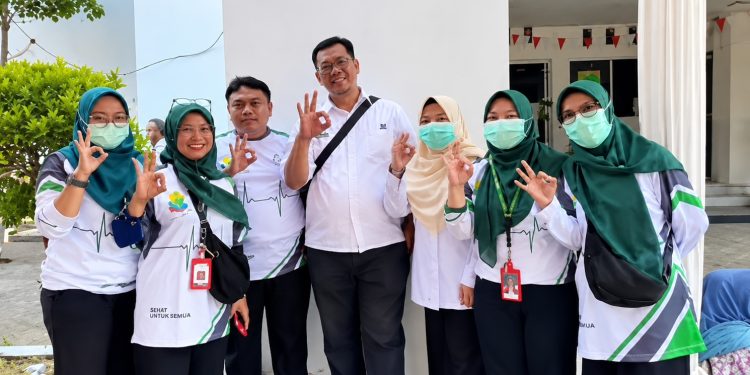 Gebyar Paten Rengasdengklok Selatan Hadirkan Cek Kesehatan Gratis, Warga Antusias Manfaatkan Layanan