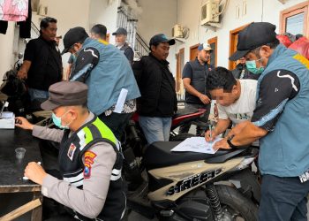 Razia Kos di Dupak Surabaya, Empat Penghuni Positif Tes Urine, 19 Orang Diperiksa