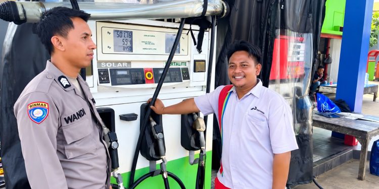 Polsek Wanasalam Cek SPBU Binuangen, Pastikan Stok BBM Aman dan Antrean Kondusif